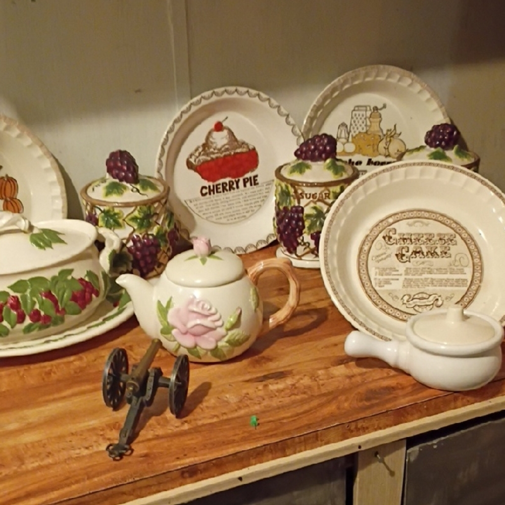 American Vintage Floral Cookware Set - Cream and Green